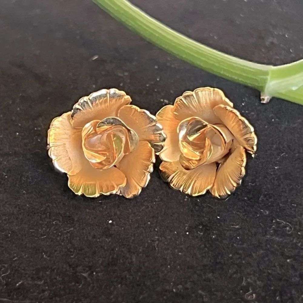 Vintage Lisner 1950's Sculpted Rose Earrings